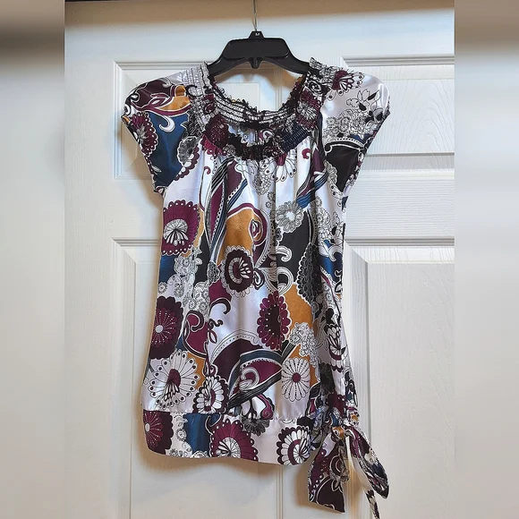 MY Michelle, Medium, Woman's Floral/Paisley Top - Picture 8 of 10